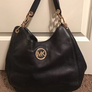 Black Michael Kors shoulder tote